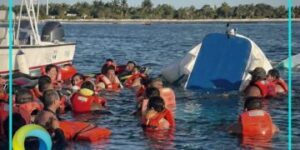Momentos de tensión: Vuelca embarcación con 30 pasajeros en Cozumel