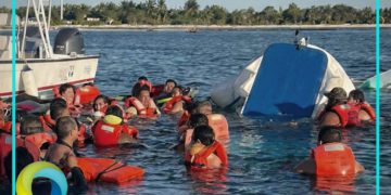 Momentos de tensión: Vuelca embarcación con 30 pasajeros en Cozumel