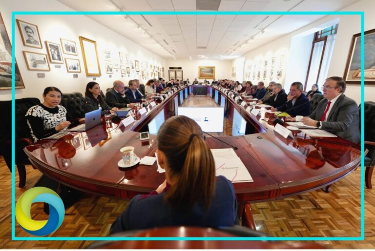 Sheinbaum reúne a economistas en Palacio Nacional y destaca solidez de la economía mexicana