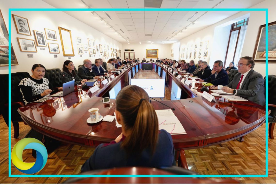 Sheinbaum reúne a economistas en Palacio Nacional y destaca solidez de la economía mexicana
