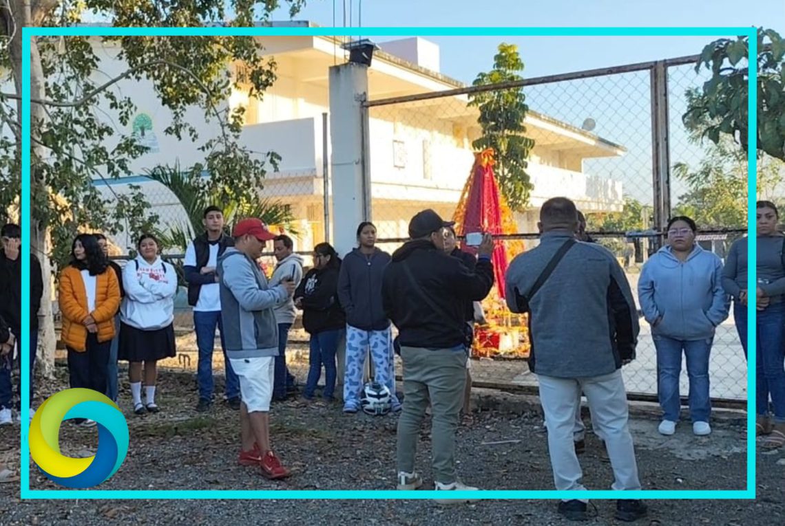 Cierran padres CBTA de Dziuché, por llegada de docente acusado de acoso